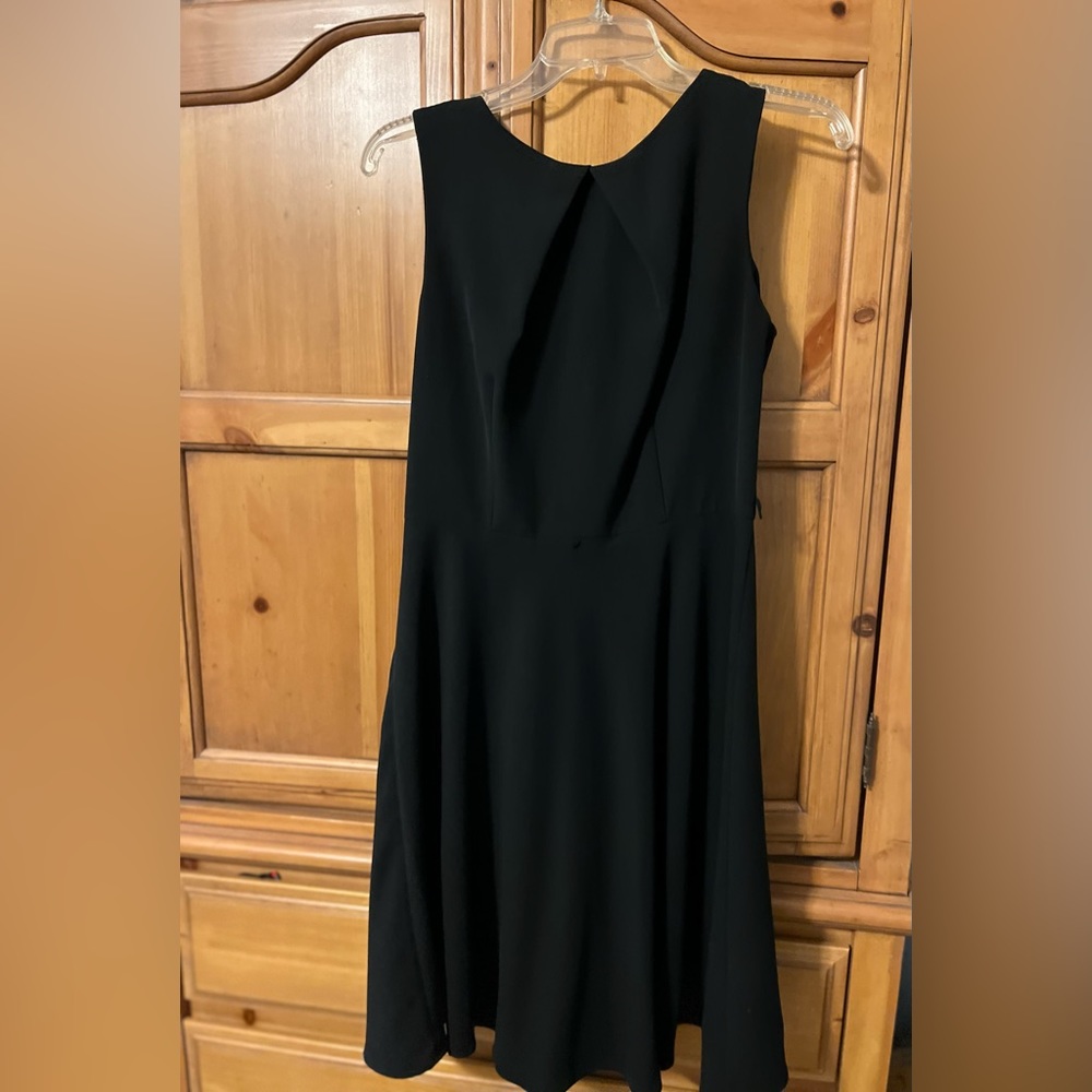 Black sleeveless dress